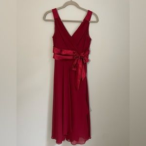Size 6 Jones Wear Dress Red Satin-Look Holiday Dress with Bow
